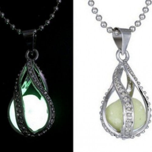 Glowing Luminous Stone Vintage Necklace